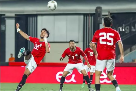 طاقم تحكيم جامبي يدير مباراة منتخب مصر وبوتسوانا في ختام تصفيات أمم أفريقيا